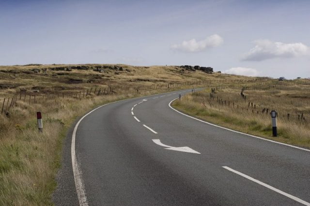 During the 1987 search for Pauline Reade and Keith Bennett, Hindley recalled that she had seen the rocks of Hollin Brown Knoll silhouetted against the night sky. Author:Parrot of Doom – CC BY-SA 3.0