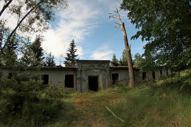 Military facility near Vogelsang, Brandenburg – Author: Rolf Dietrich Brecher – CC BY 2.0