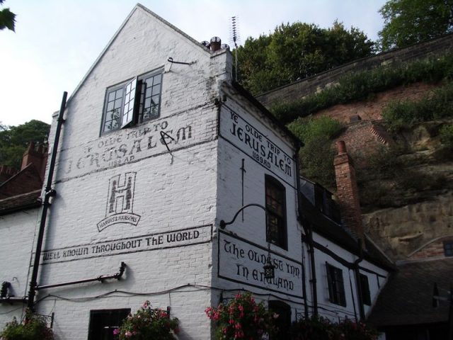The front of the pub in 2005. Author: Justinc – CC BY-SA 2.0