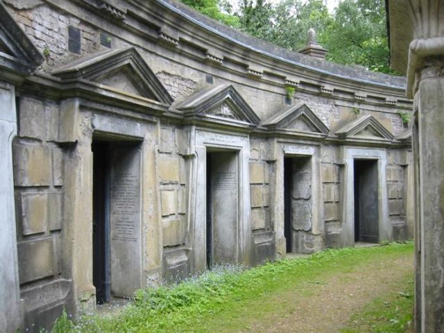 Circle of Lebanon, West Cemetery. Author MykReeve, CC BY-SA 3.0