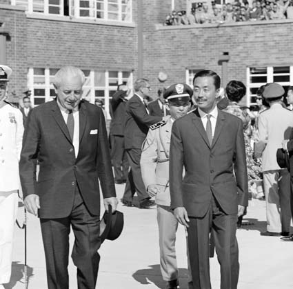 Holt and Prime Minister Nguyễn Cao Kỳ of South Vietnam on Kỳ’s visit to Australia in 1967