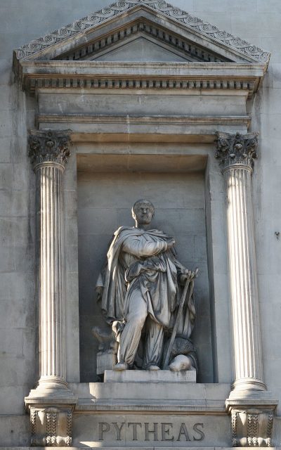 Statue of Pytheas outside the Palais de la Bourse, Marseilles.Author: Rvalette –CC BY-SA 3.0
