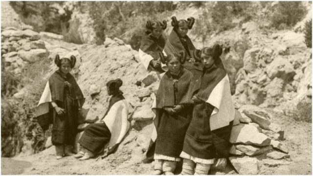 Hopi girls