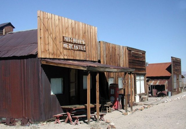 Buildings in the center of town in 2009 Photo: Finetooth CC BY-SA 3.0