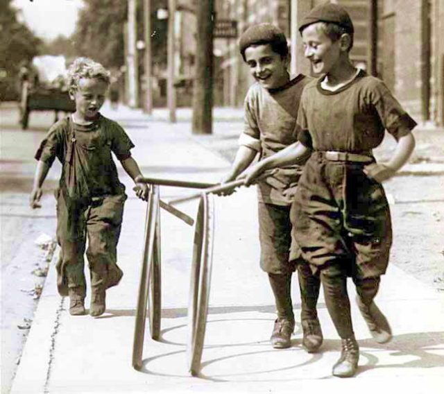 Children playing with hoops in Toronto, 1922