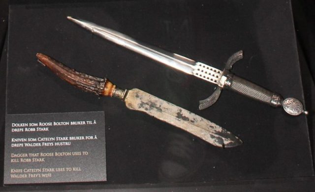 The dagger with which Roose Bolton kills Robb Stark, and the knife with which Catelyn Stark kills Walder Frey’s wife. Benjamin Skinstad – Imgur gallery CC BY 3.0