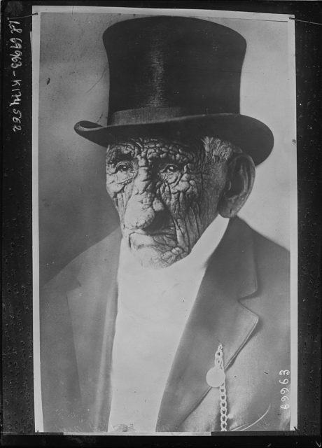 Chief John Smith in 1921Agence Rol – Bibliothèque Nationale de France