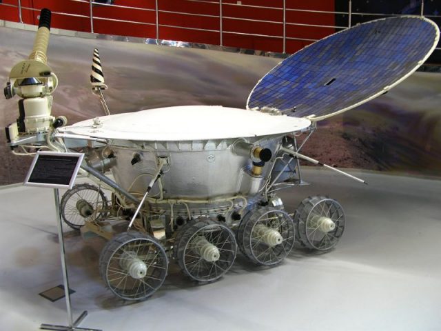 Luna 2, the first human-made object to reach the surface of the Moon (left) and Soviet Moon rover Lunokhod 1 Photo:Petar Milošević – BY-SA 3.0
