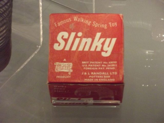 Thinktank Birmingham Science Museum – Slinky – box. Photo:ell brown/Flickr CC BY-SA 2.0