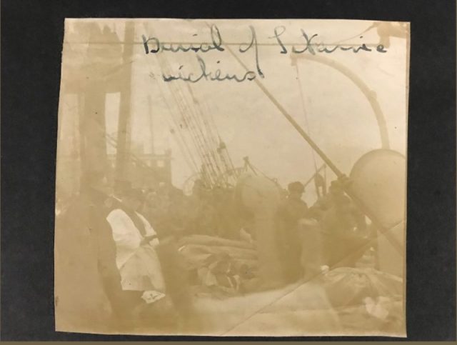 Gripping Titanic photo that reveals a burial at sea among the items ...