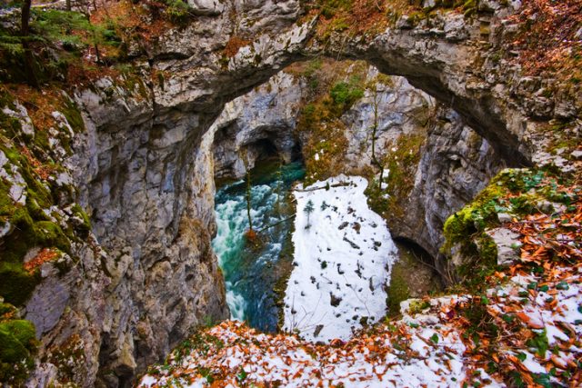 Rakek, Slovenia: Small natural bridge at Rakek, Slovenia.