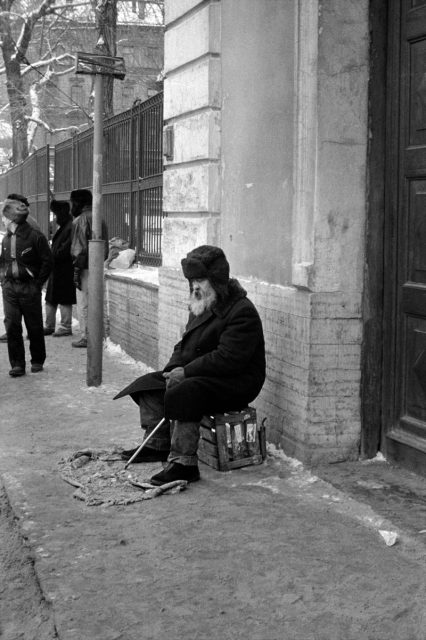 Saint-Petersburg Russia 1991 Photo Credit: Masha Ivashintsova / Masha Galleries