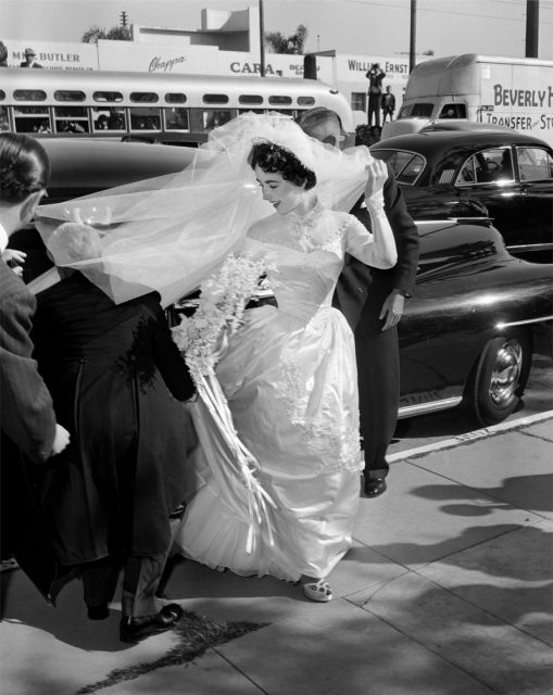 Liz Taylor 1950 wedding to Conrad Hilton (Photo by Frank Worth, Courtesy of Capital Art/Getty Images)