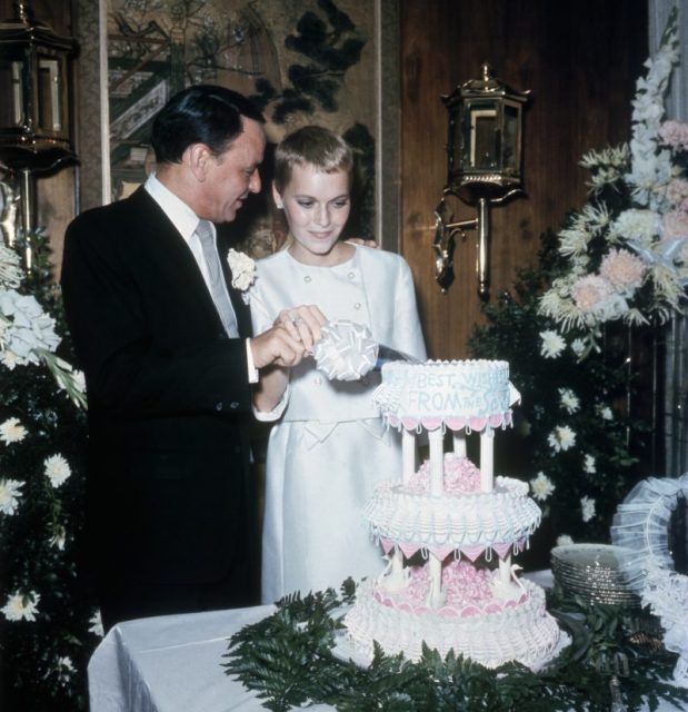 Mia Farrow and Frank Sinatra. Photo by Getty Images