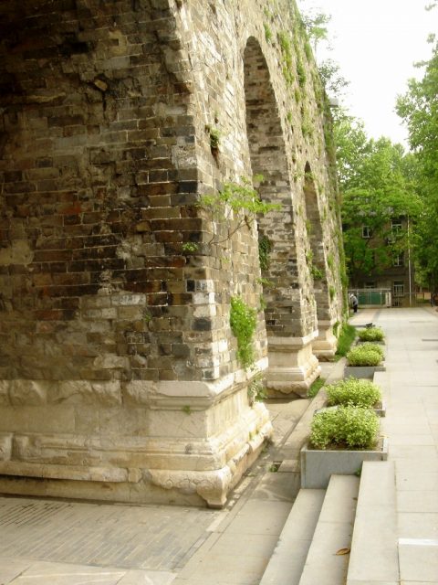 The Donghua Gate. Photo by Tevatron CC BY-SA 3.0