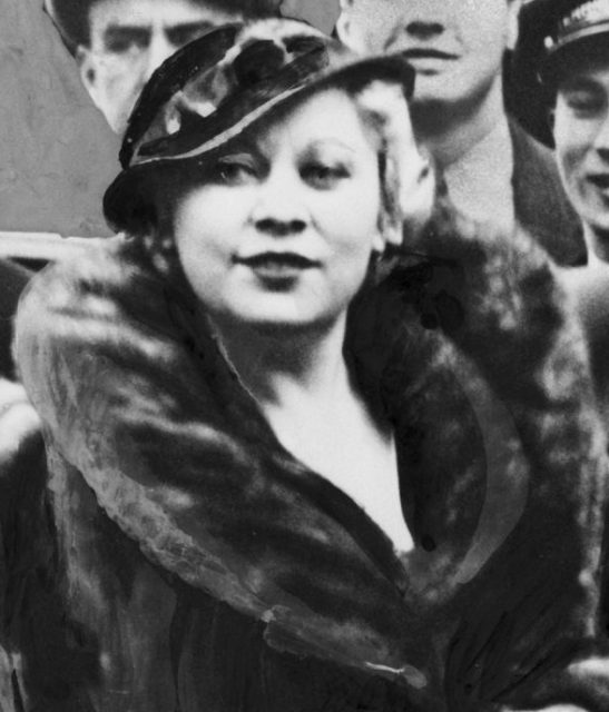 “Diamond Lil” returning to New York from Hollywood, 1933.