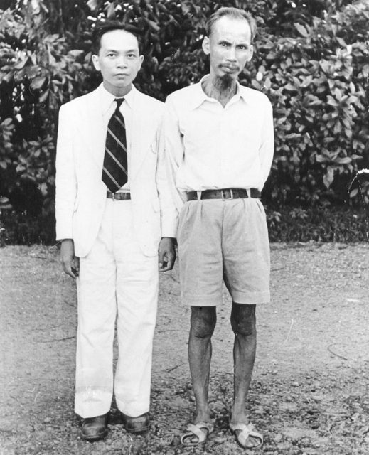 Võ Nguyên Giáp et Hô Chi Minh.