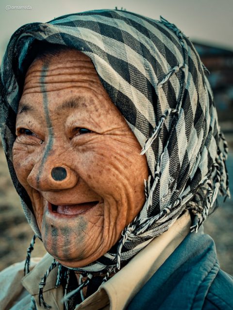Almost all women who can be seen with nose plugs and tattoos nowadays belong to the elderly village populations. Photo by Omar Reda