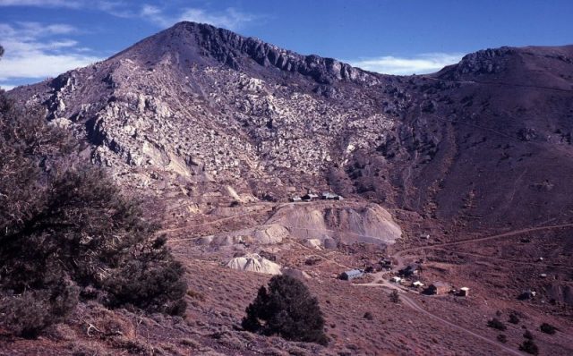Cerro Gordo Mines and ghost town. Photo by LCGS Russ CC BY 3.0
