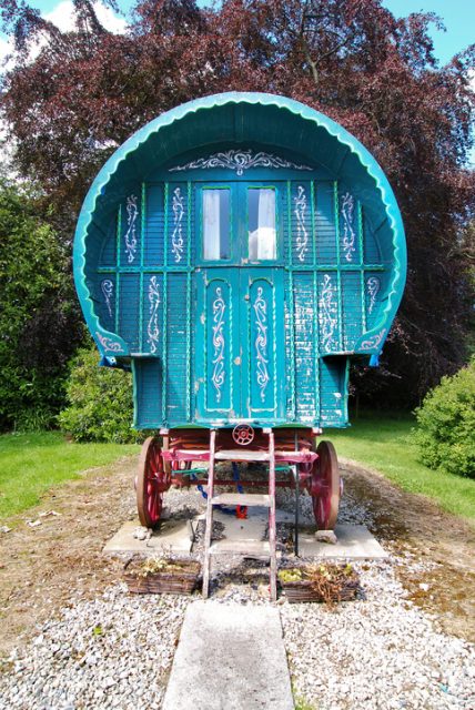 An Irish Romani caravan.