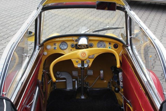 Inside the “cockpit” of a KR 200 model, Photo by Lothar Spurzem CC BY-SA 2.0 de
