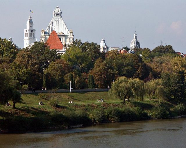 Mureş River, Arad, Romania. Photo by NorbertArthur CC BY-SA 3.0