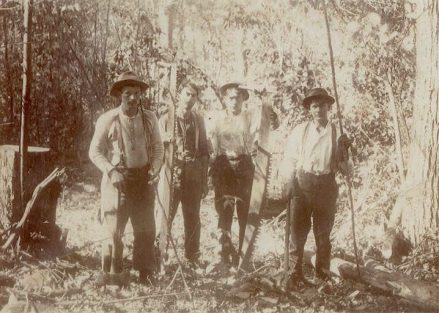 Old photograph of lumberjacks.