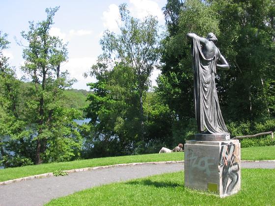 Phryne statue in Paul-Ernst Park in Berlin. Photo by Lienhard Schulz CC BY SA 3.0