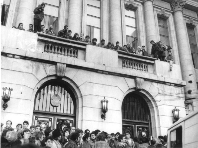 The balcony where Ceaușescu delivered his last speech, taken over by the crowd during the Romanian Revolution of 1989. Photo by – Romanian National History Museum