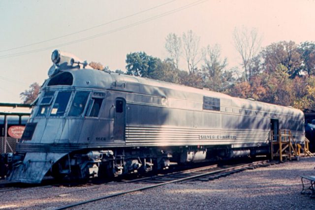 The first-generation Burlington Zephyr diesel locomotive. The model was probably devised in the latter half of the 1930s and can be seen at the National Museum of Transport in St. Louis. Photo by Roger Wollstadt CC BY SA 2.0