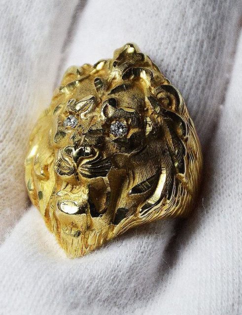 Undated handout photo issued by Henry Aldridge and Son of Elvis Presley’s lion head ring worn by him in 1972 which is expected to fetch up to £35,000 at auction. PRESS ASSOCIATION Photo. Issue date: Thursday June 14, 2018. The ring is stamped 14k gold and is accompanied by an Elvis Presley Museum certificate of authenticity, signed by the star’s friend, Jimmy Velvet. See PA story SALE Elvis. Photo credit should read: Henry Aldridge and Son/PA Wire