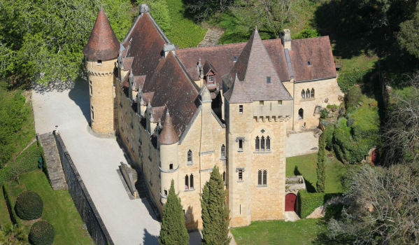 10-bedroom castle in Sarlat La Caneda, Dordogne, France, for €2.96 million ($3.43 million). Photo by Zoopla/Emile Garcin Perigord 