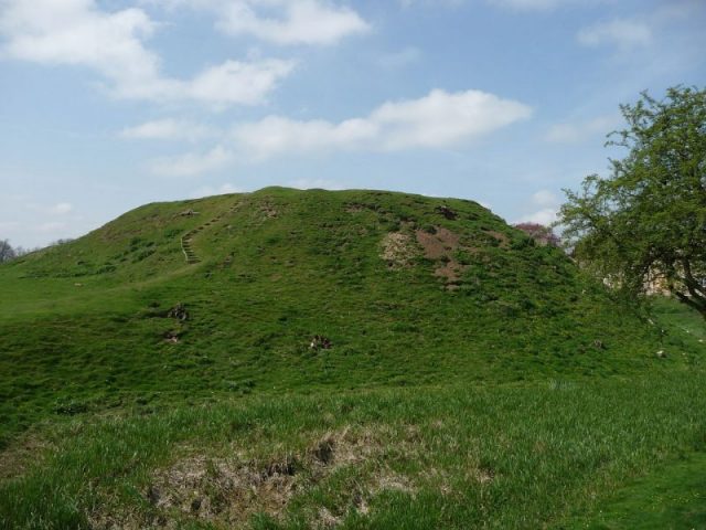 The motte of Fotheringhay Castle. Photo by Iain Simpson CC BY-SA 2.0