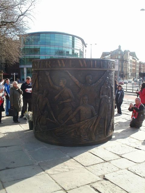 Hillsborough Memorial at Old Haymarket, Liverpool. Photo by John Bradley – Own work CC BY-SA 3.0