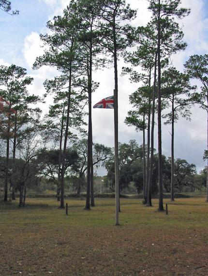 A Union Jack on the site of the original British fort. Photo by JW 1895 CC BY SA 2.5