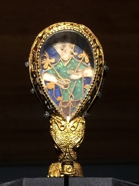 Alfred Jewel found at the Ashmolean, Oxford, UK. Photo by Mkooiman CC BY-SA 4.0