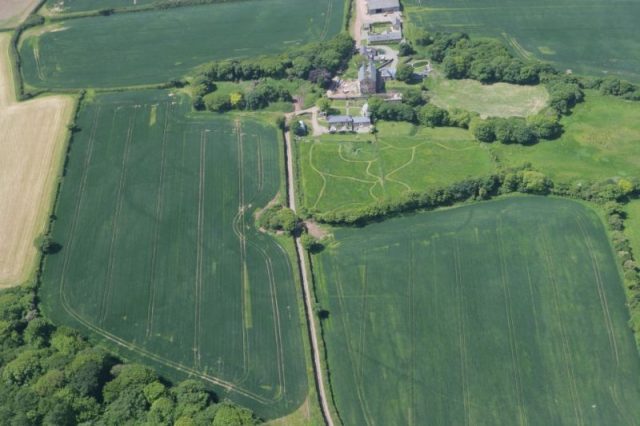 Cropmarks east of Butterhill Farm. Photo by Royal Commission on the Ancient and Historical Monuments of Wales (RCAHMW)
