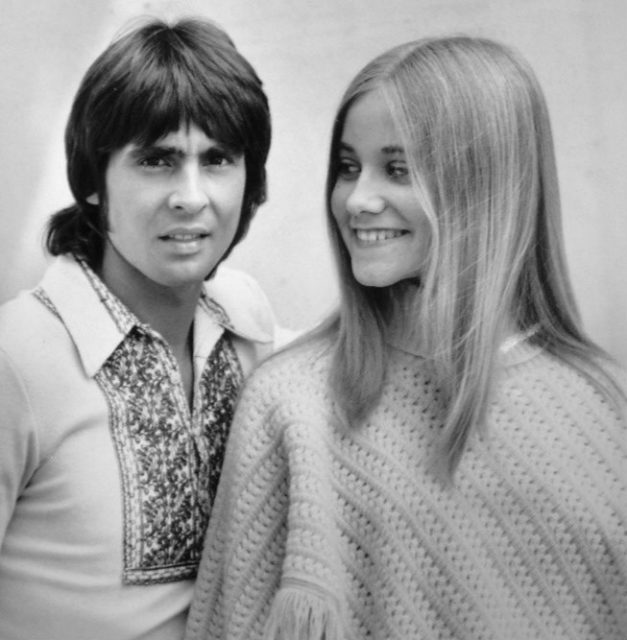 Davy Jones with Maureen McCormick in the 1971 The Brady Bunch episode “Getting Davy Jones”.