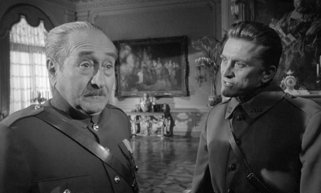 Adolphe Menjou (left) and Kirk Douglas (right) in Paths of Glory (1957).