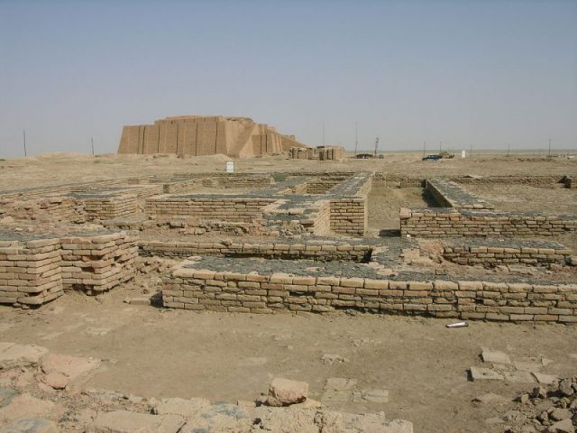 Ruins in the Town of Ur, Southern Iraq. Photo by M Lubinski Flickr CC BY SA 2.0