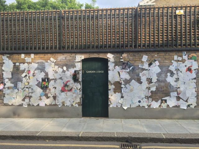 The outer walls of Garden Lodge (pictured here in 2014) became a shrine to Mercury following his death in 1991. Photo by Adnergje CC BY SA 3.0