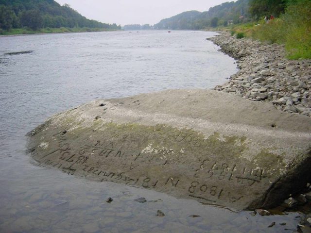 Hunger stone in Prina.