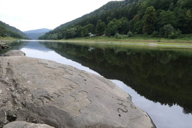 Hunger stone in Niedergrund. Photo by Dr. Bernd Gross Photo by CC By SA 3.0