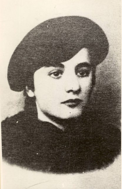 Portrait of Elena Petrescu (Ceauşescu) in 1939. Photo by  Fototeca online a comunismului românesc,