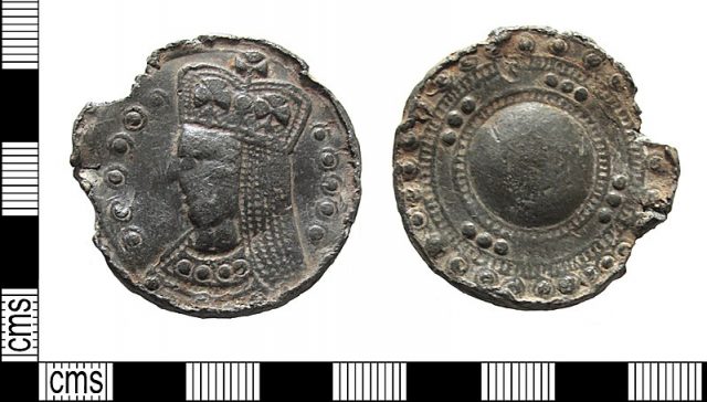 Lead “Billy and Charley” Shadwell Dock forgery made to look like a Medieval medallion. Photo by : The Portable Antiquities Scheme (PAS)  / The Trustees of the British Museum CC BY-SA 2.0
