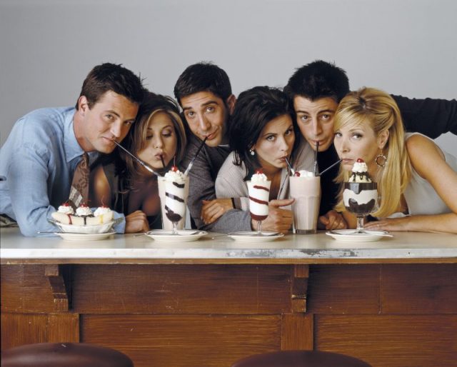 Friends (l-r) Matthew Perry as Chandler Bing, Jennifer Aniston as Rachel Green, David Schwimmer as Ross Geller, Courteney Cox as Monica Geller, Matt Le Blanc as Joey Tribbiani, Lisa Kudrow as Phoebe Buffay. Photo by NBC/NBCU Photo Bank via Getty Images