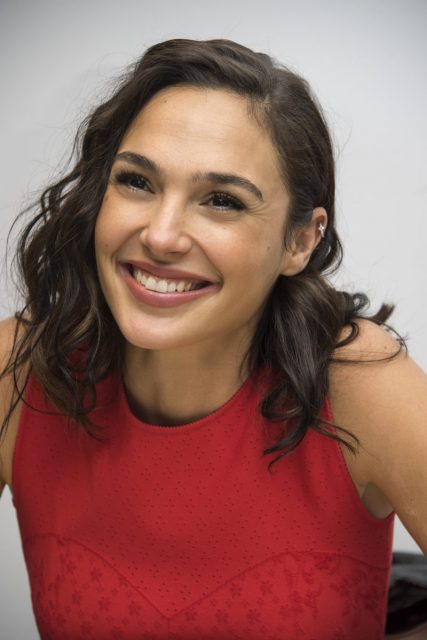 Gal Gadot at the ‘Justice League’ Press Conference at The Rosewood Hotel on November 3, 2017 in London, England. Photo by Vera Anderson/WireImage