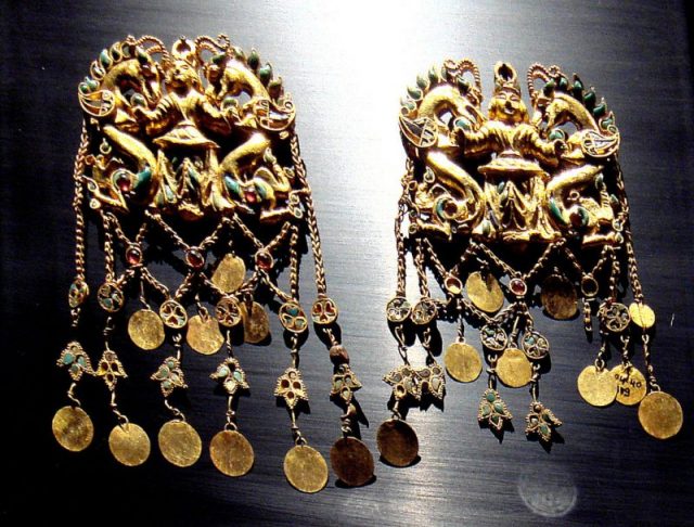 Gold artifacts of the Saka in Bactria. Photo by World Imaging CC BY-SA 3.0