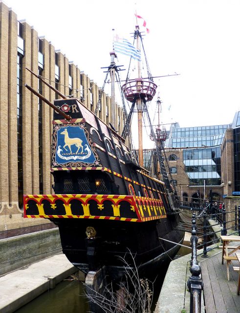 The Golden Hinde II, a replica of Sir Francis Drake’s famous galleon, at Southwark, London. Photo by Oxfordian Kissuth CC BY-SA 3.0