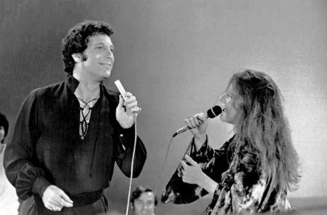 Joplin performs with Tom Jones on his television show in late 1969.